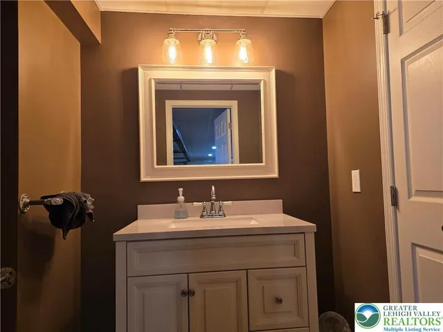 $589,900 | 3393 Crestview Lane, Walnutport, PA 18088