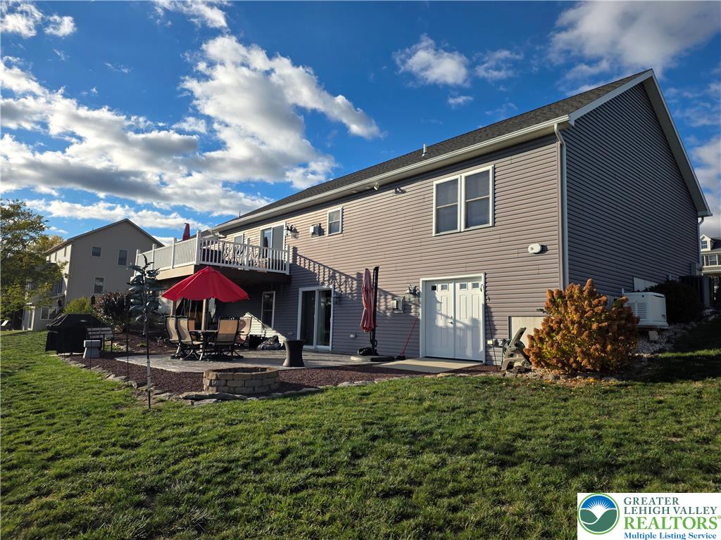3393 Crestview Lane Walnutport, PA 18088 - Photo 6 of 68 a front view of house with yard