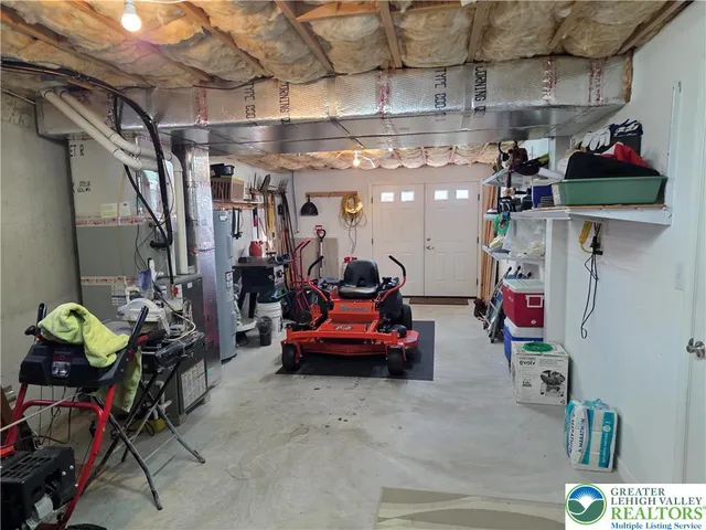 $589,900 | 3393 Crestview Lane, Walnutport, PA 18088