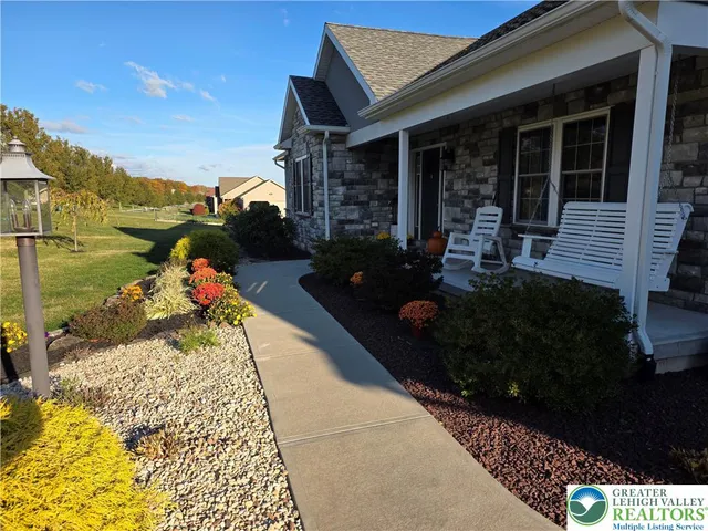 $589,900 | 3393 Crestview Lane, Walnutport, PA 18088