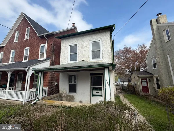 $295,000 | 131 Bradford Avenue, Downingtown, PA 19335