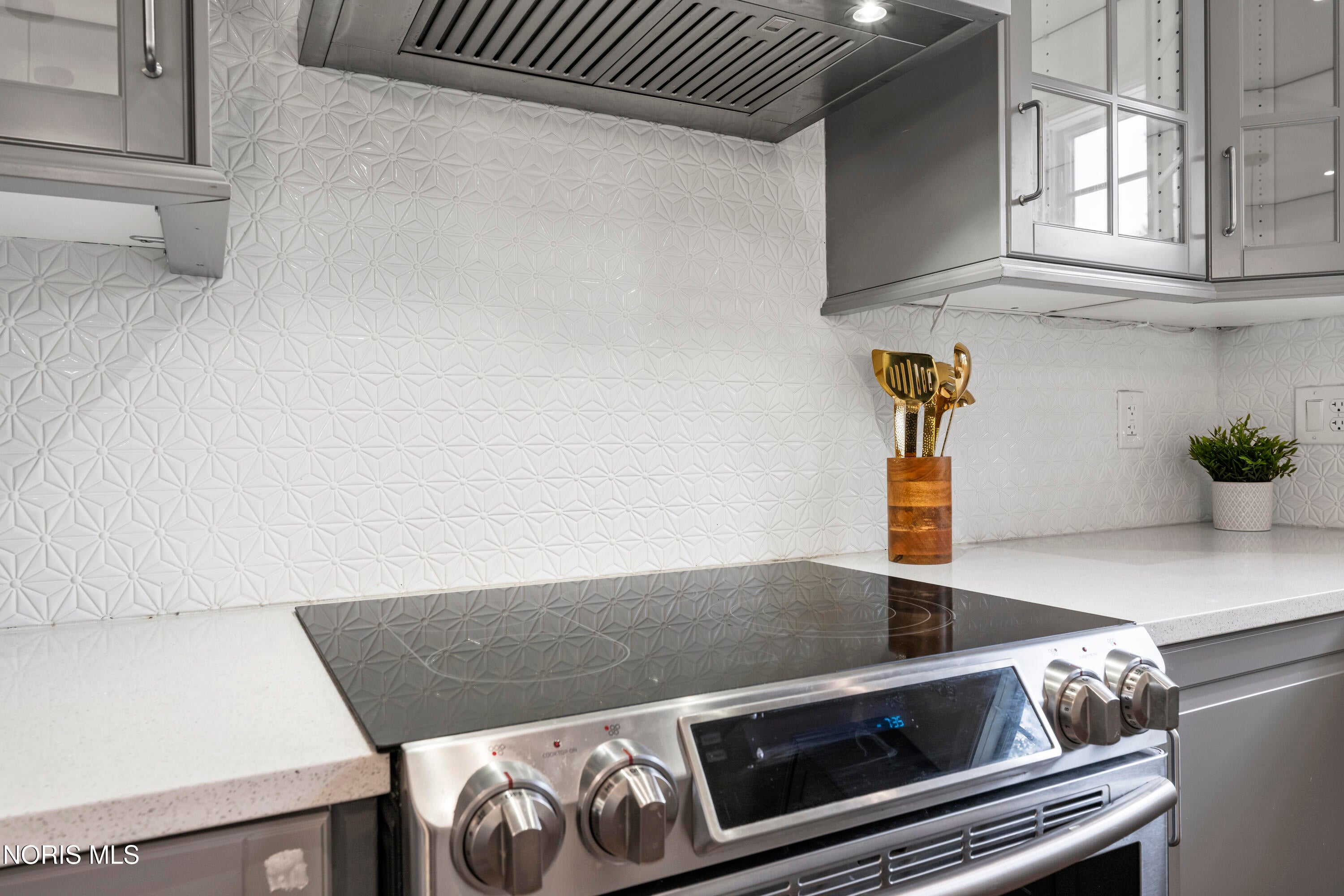 2650 Secor Road Toledo, OH 43606 - Photo 21 of 45 15-Kitchen
