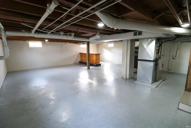 $259,900 | 8264 East Schnellville Road, Birdseye, IN 47513