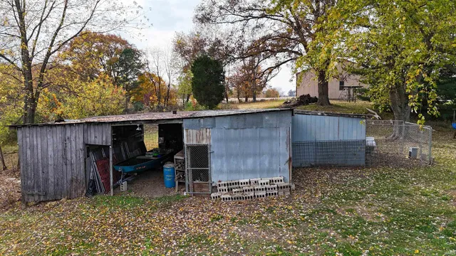 $259,900 | 8264 East Schnellville Road, Birdseye, IN 47513
