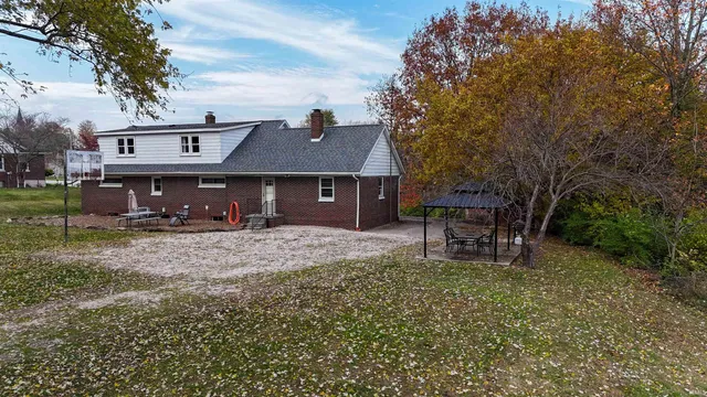 $259,900 | 8264 East Schnellville Road, Birdseye, IN 47513