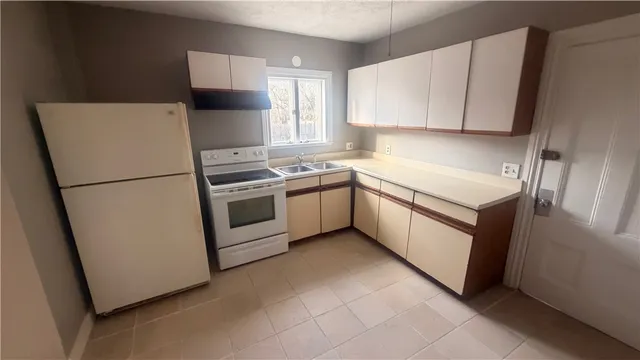 $2,100 | 157 Armington Street, Cranston, RI 02905