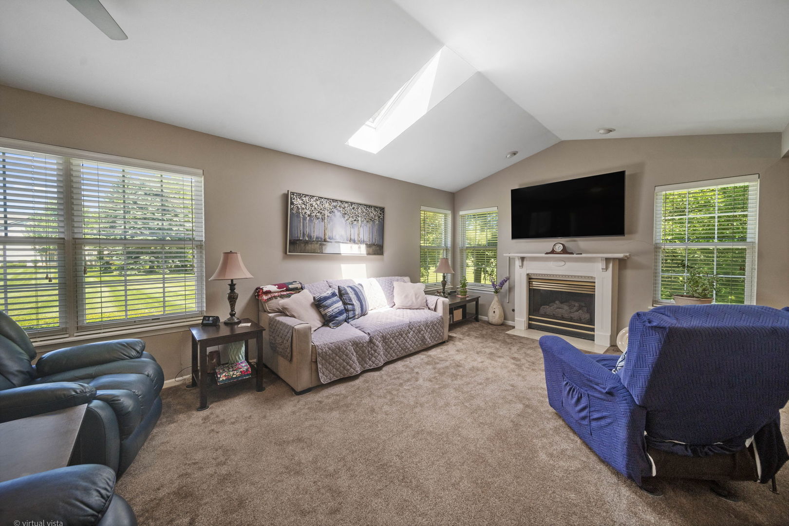 620 Chelsea Court Elgin, IL 60123 - Photo 9 of 22