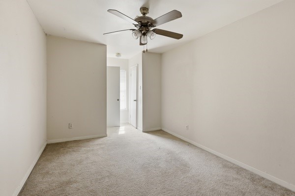 1655 Hawthorne Street Houston, TX 77006 - Photo 20 of 39 a view of a chandelier fan in a room