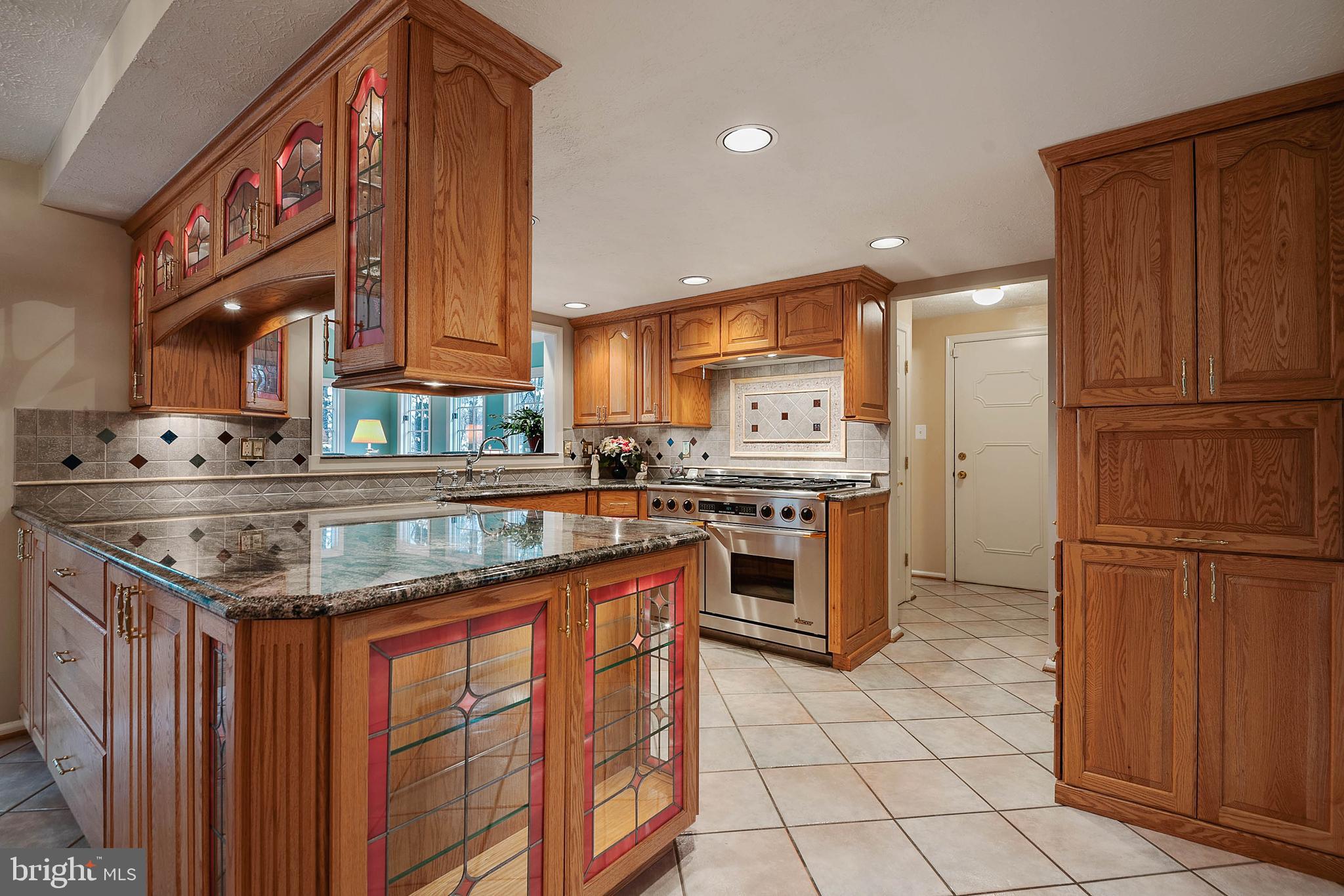 7558 Vogels Way Springfield, VA 22153 - Photo 3 of 34