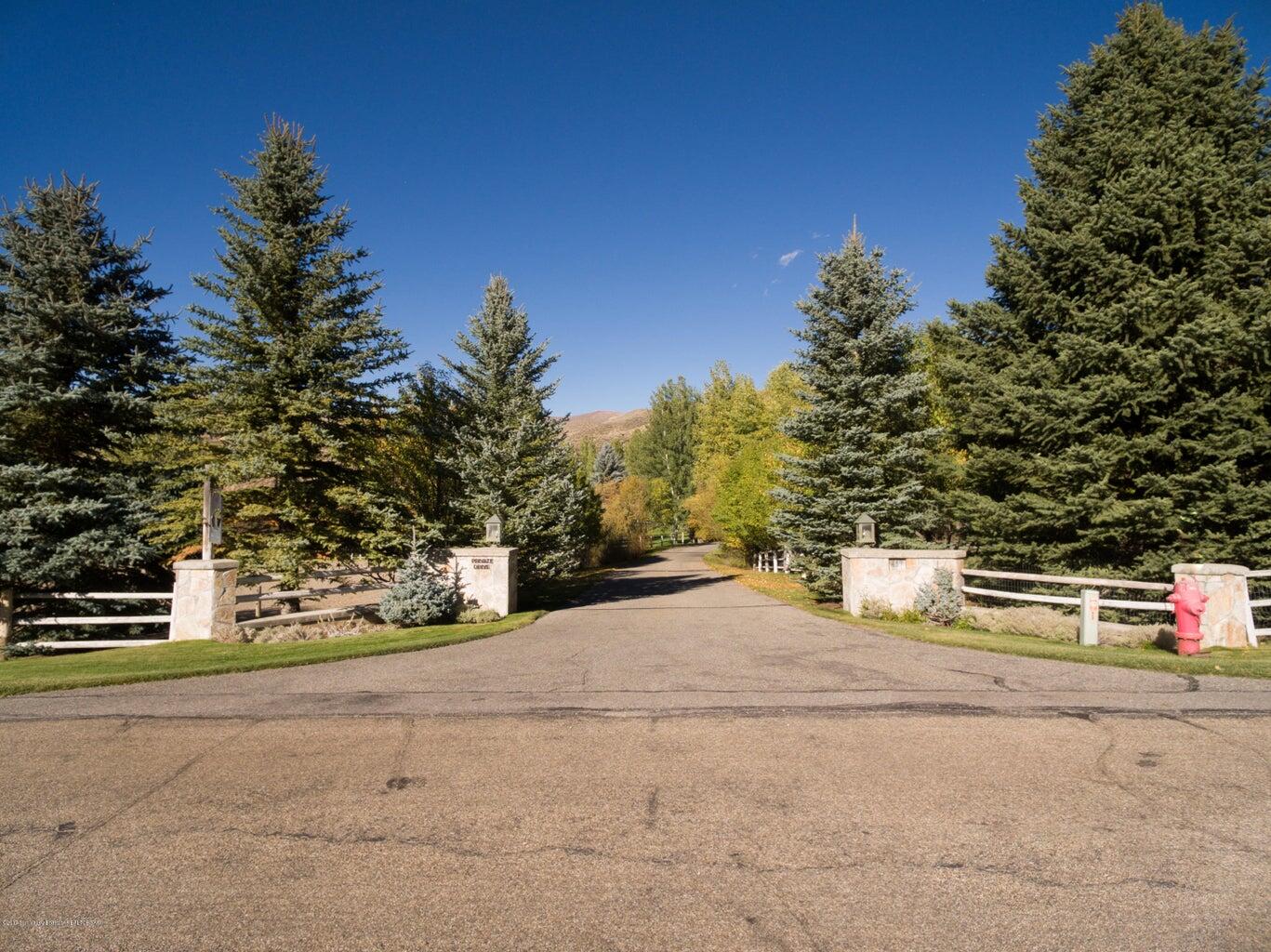 419 Juniper Road Sun Valley, ID 83353 - Photo 4 of 44 Gated Entrance