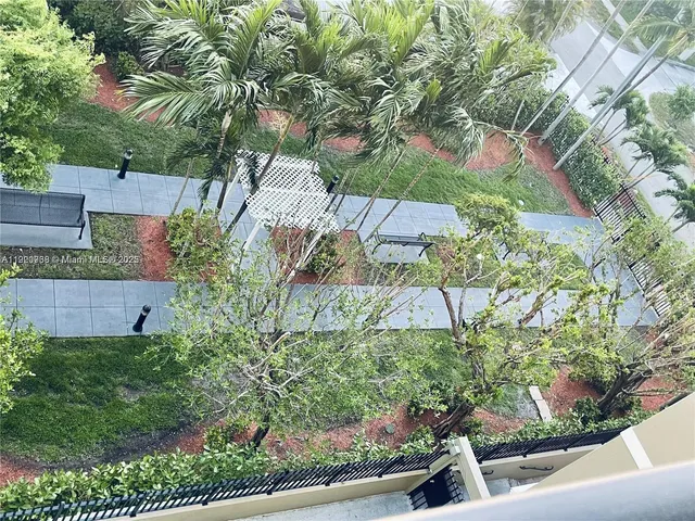 $2,300 | 120 South Douglas Road, Unit 302, Miami, FL 33134