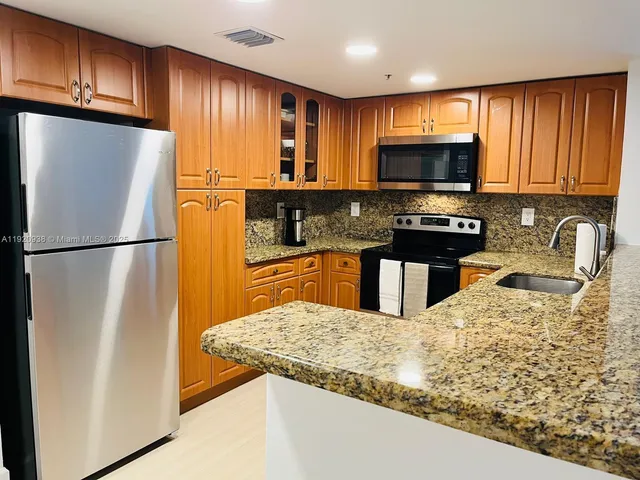 $2,300 | 120 South Douglas Road, Unit 302, Miami, FL 33134