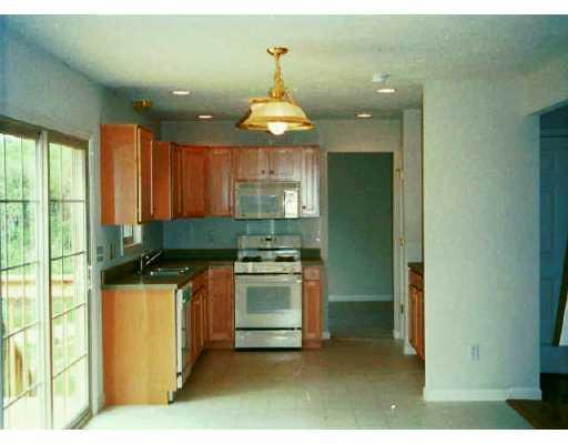 4008 Oak Point Circle, Unit L 25 McKees Rocks, PA 15136 - Photo 3 of 5 Gallery Image 3