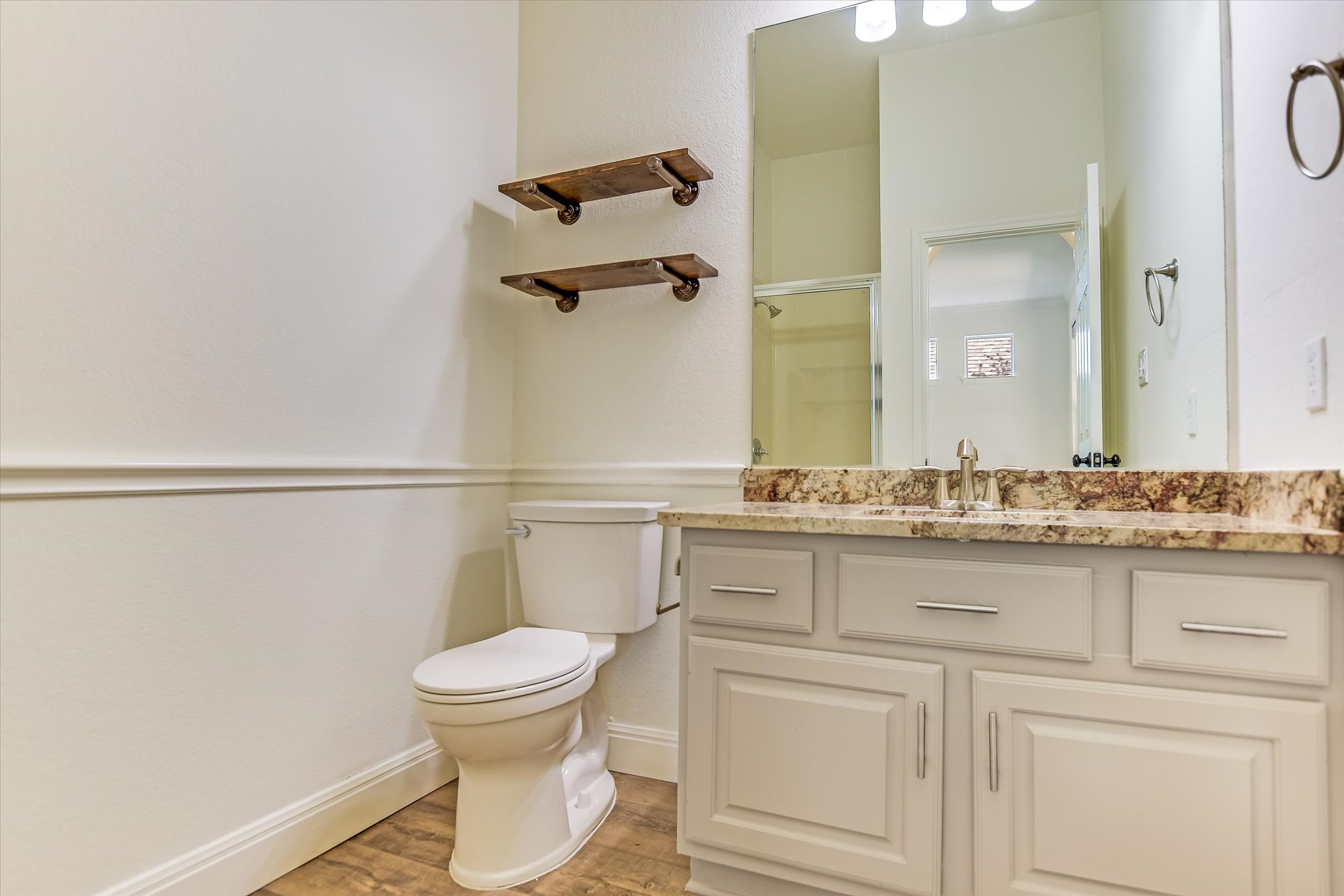 3517 Grimes Ranch Road Austin, TX 78732 - Photo 21 of 26 Main Level Full Bath #4