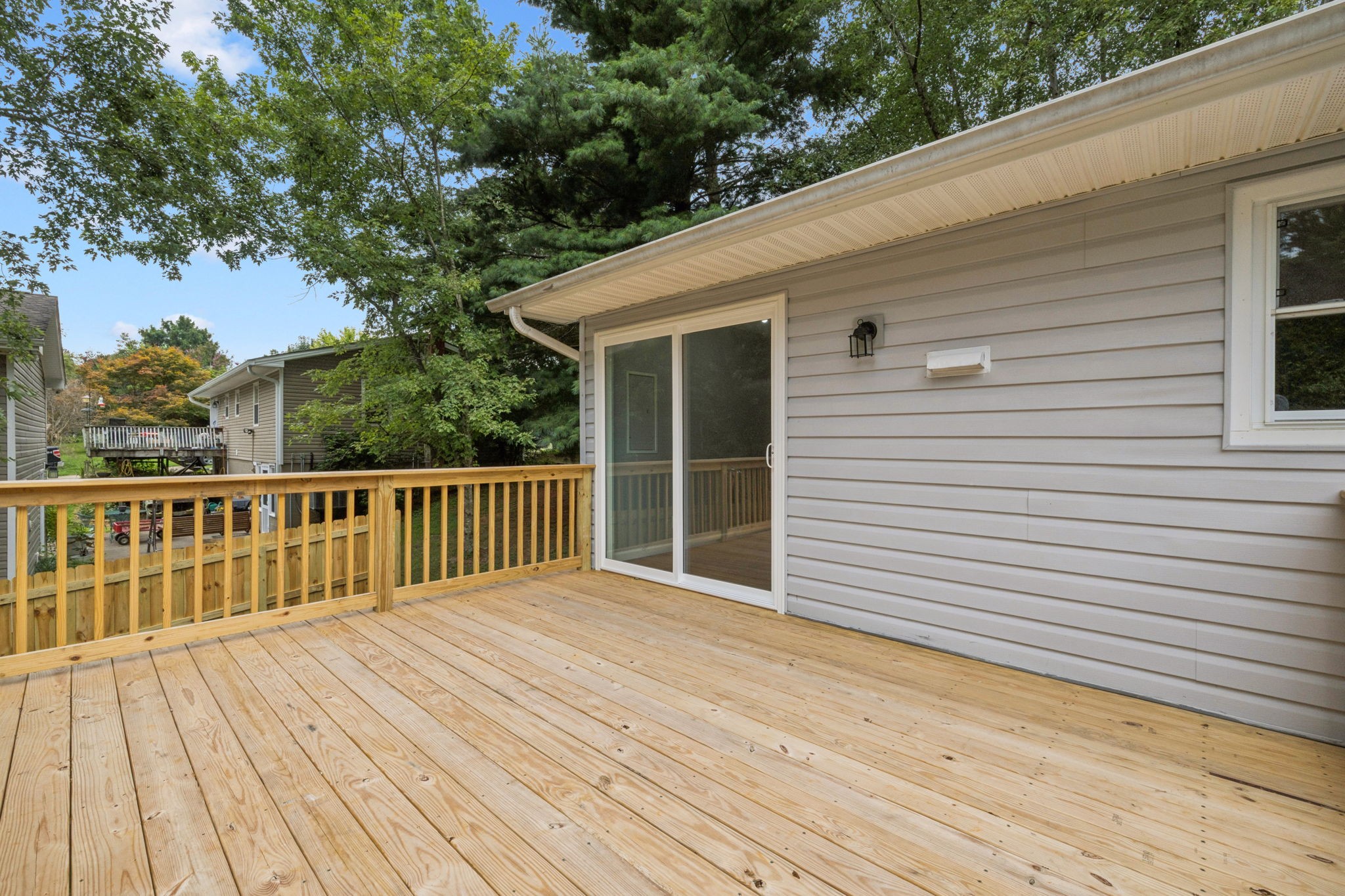 2009 7 Mile Ferry Road Clarksville, TN 37040 - Photo 22 of 31 a view of a wooden deck