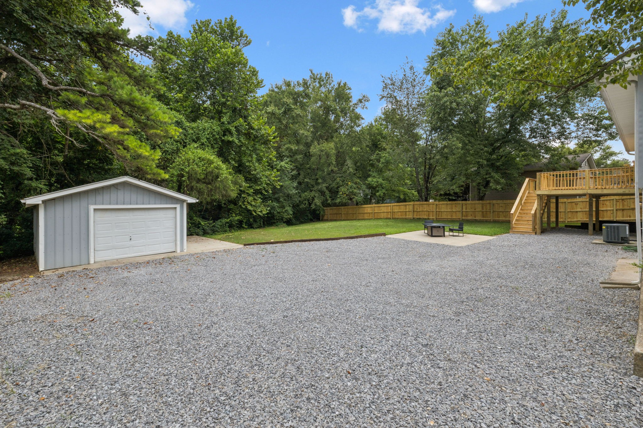 2009 7 Mile Ferry Road Clarksville, TN 37040 - Photo 28 of 31 a view of a house with pool and a yard