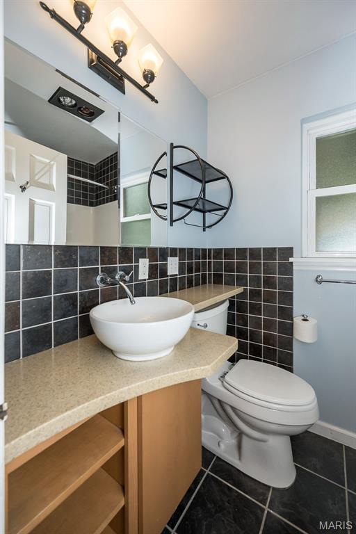 7 Kings Court Ferguson, MO 63135 - Photo 13 of 24