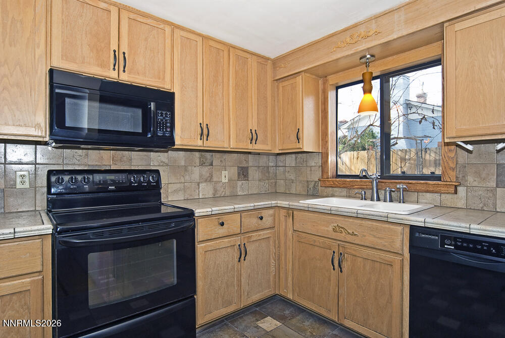 1417 Lander Street Reno, NV 89509 - Photo 5 of 16 Lander_5