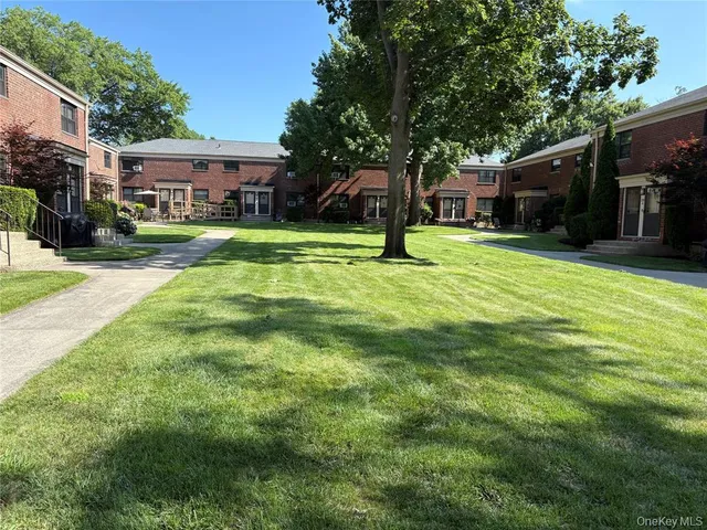 $346,000 | 220-26 73rd Avenue, Unit 2 | Oakland Gardens