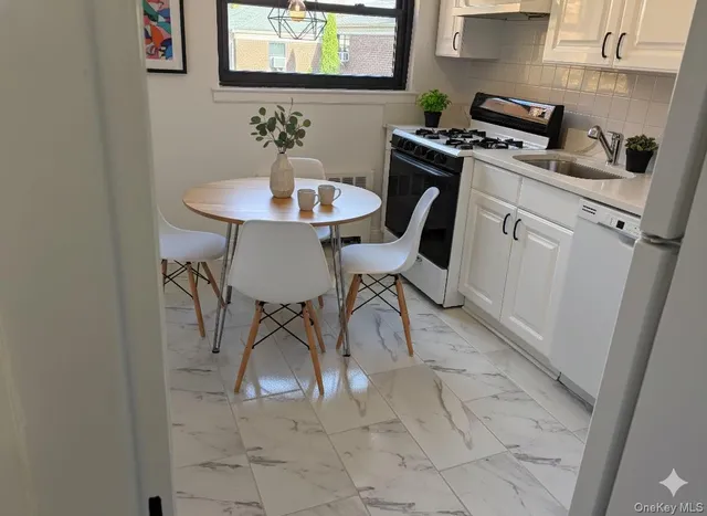 $346,000 | 220-26 73rd Avenue, Unit 2 | Oakland Gardens