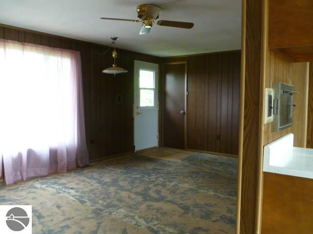 7748 Bates Road Williamsburg, MI 49690 - Photo 13 of 25 1738794-12.JPG
