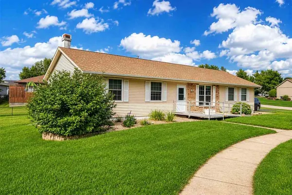 $313,000 | 6664 Sand Court Southwest, Cedar Rapids, IA 52404
