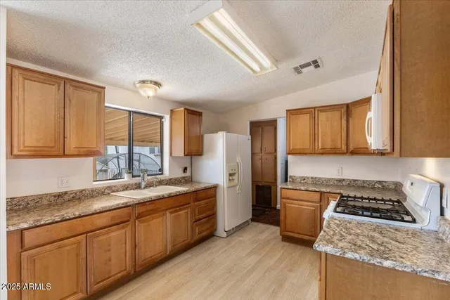 $305,000 | 16606 North Columbus Boulevard, Tucson, AZ 85739