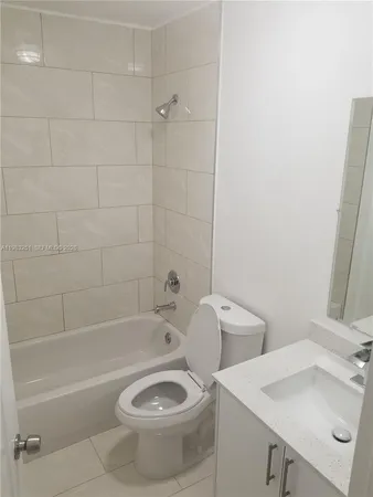 $2,900 | 170 Northeast 142nd Street, Unit 3, Miami, FL 33161