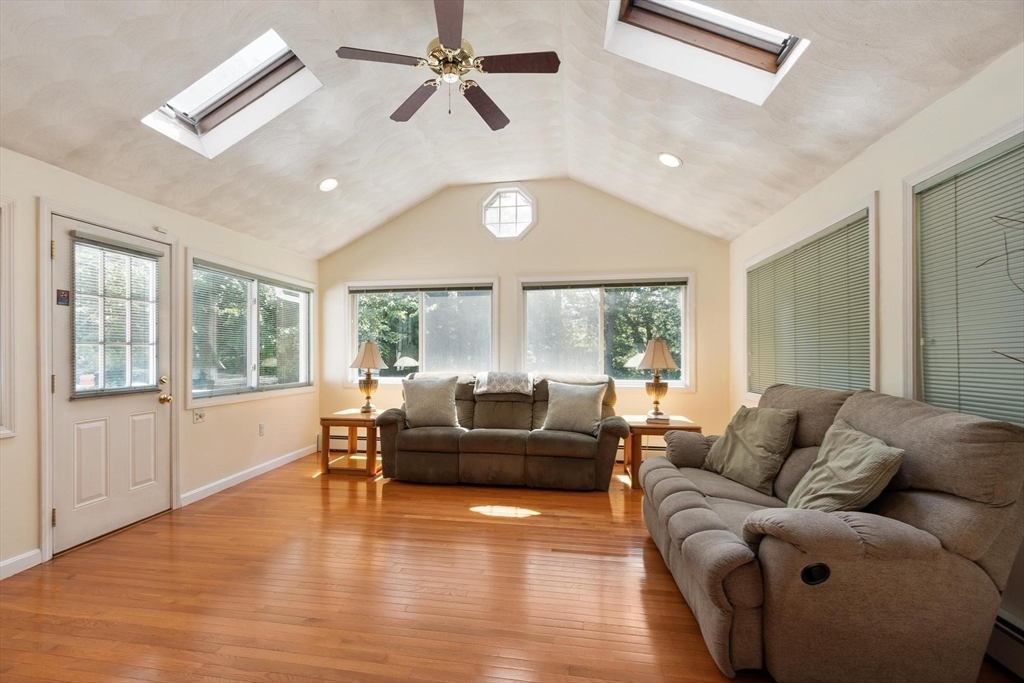 22 Northgate Road Tewksbury, MA 01876 - Photo 15 of 41 Gallery Image 15