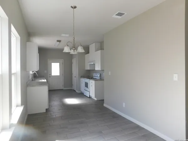 $1,450 | 2954 Weir Avenue, San Antonio, TX 78226