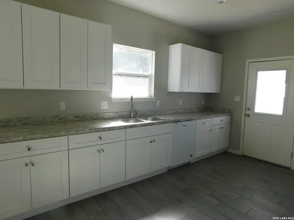 $1,450 | 2954 Weir Avenue, San Antonio, TX 78226