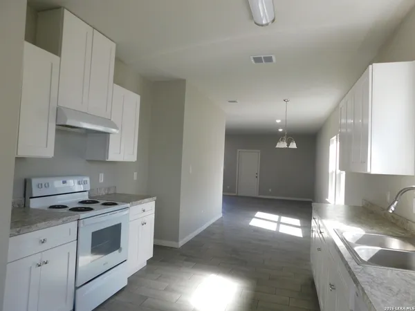 $1,450 | 2954 Weir Avenue, San Antonio, TX 78226