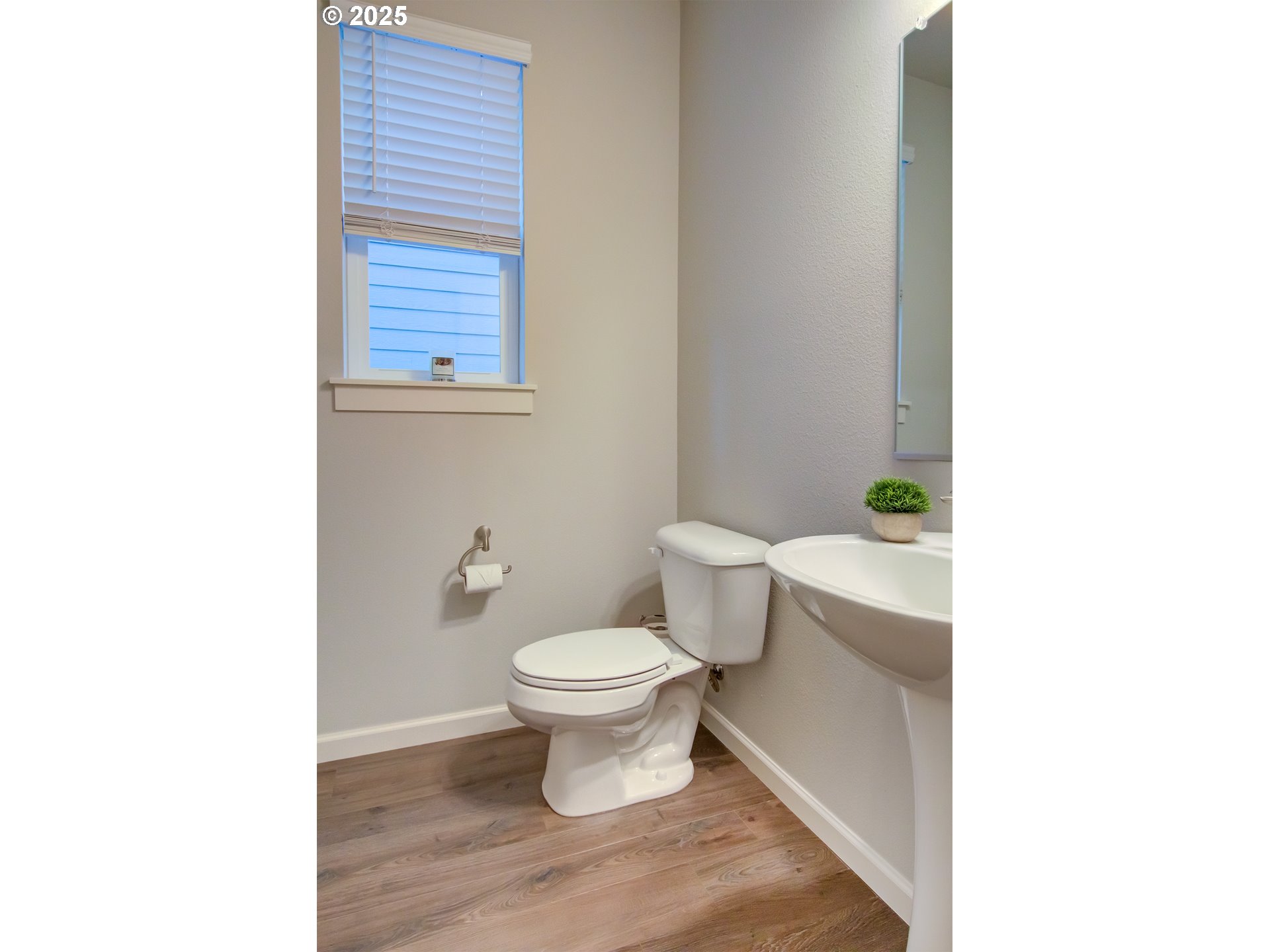 6750 North 89th Loop Camas, WA 98607 - Photo 17 of 36 Bathroom