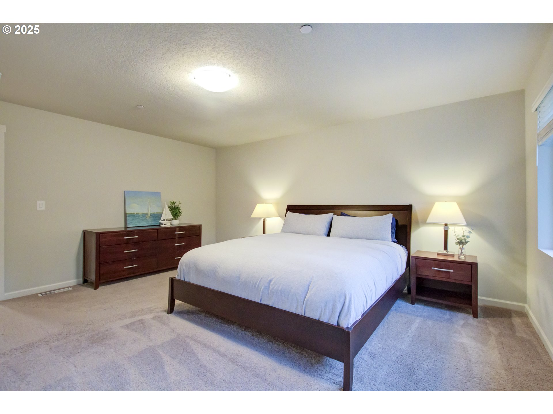 6750 North 89th Loop Camas, WA 98607 - Photo 27 of 36 Owner's Suite Bedroom