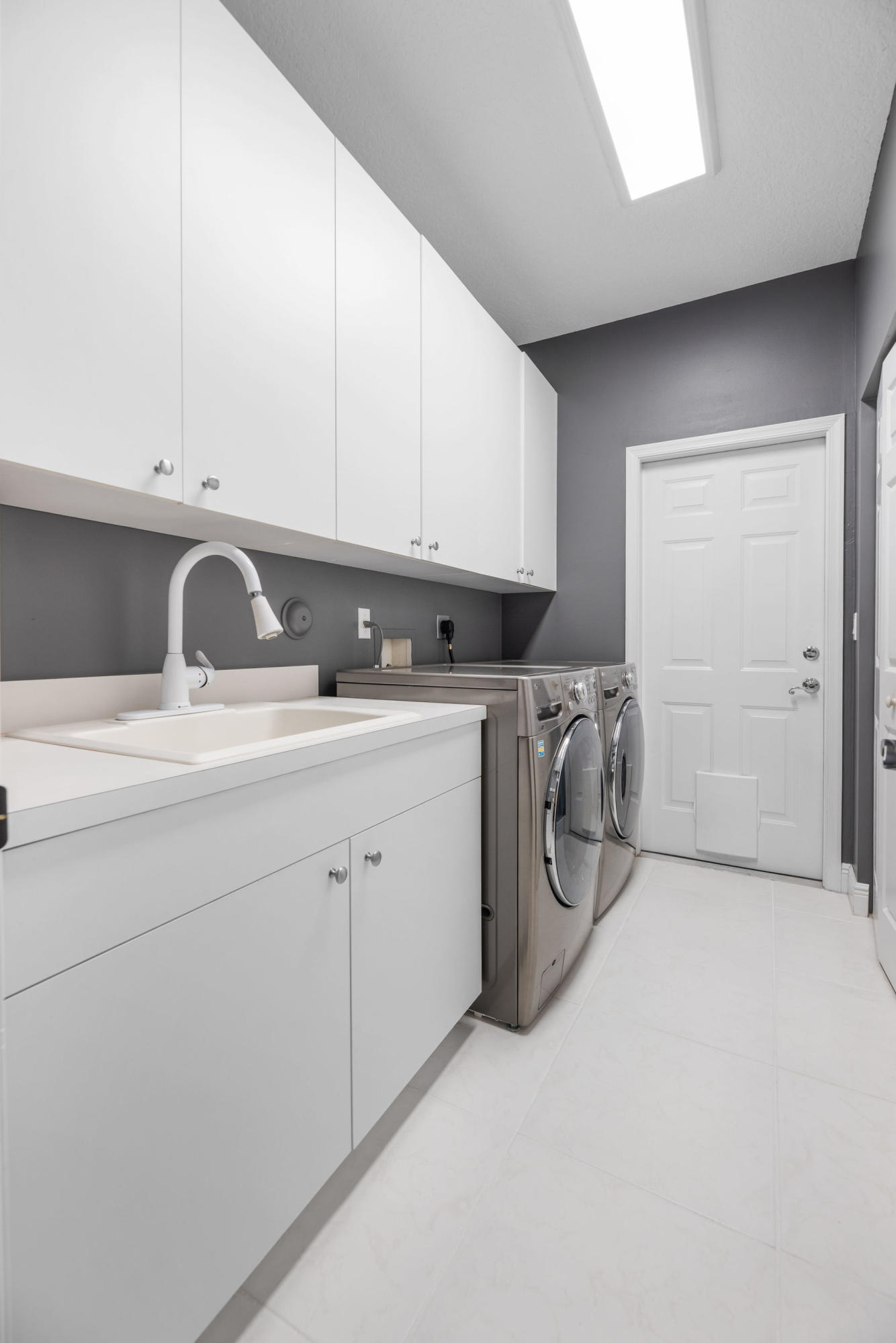 12785 Cocoa Pine Drive Boynton Beach, FL 33436 - Photo 40 of 47 Laundry/Utility Room