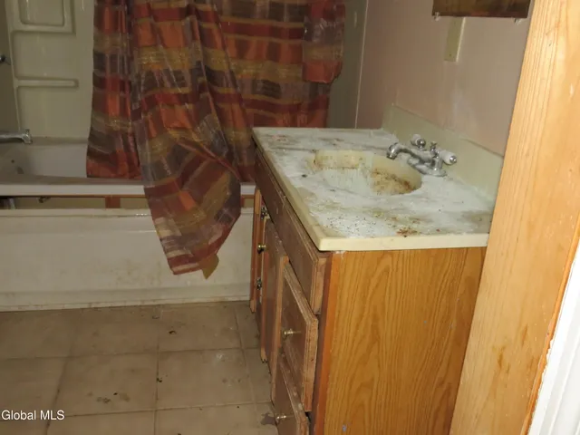 $124,900 | 221 Livingston Avenue, Albany, NY 12210