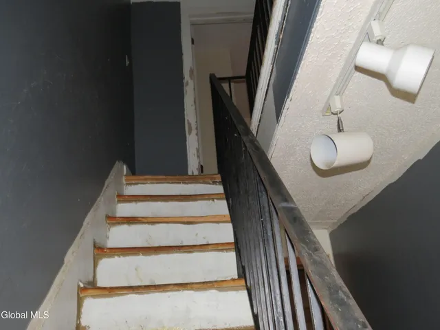 $124,900 | 221 Livingston Avenue, Albany, NY 12210