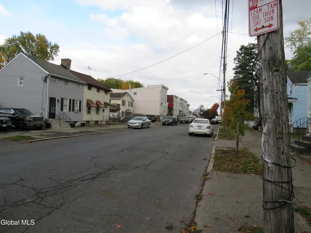 $124,900 | 221 Livingston Avenue, Albany, NY 12210