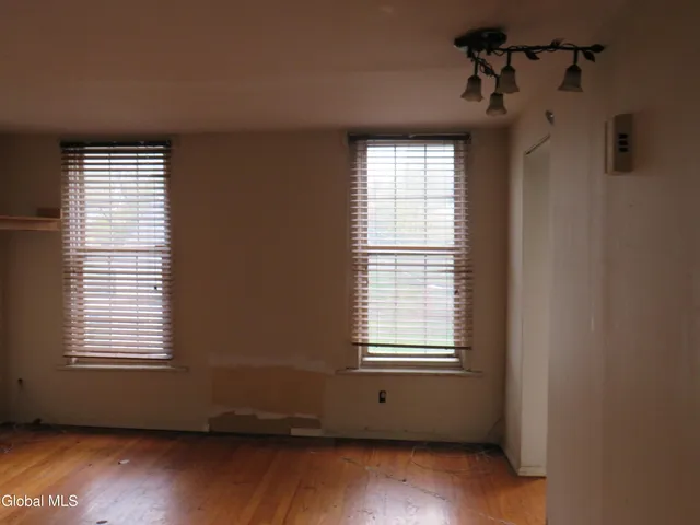 $124,900 | 221 Livingston Avenue, Albany, NY 12210