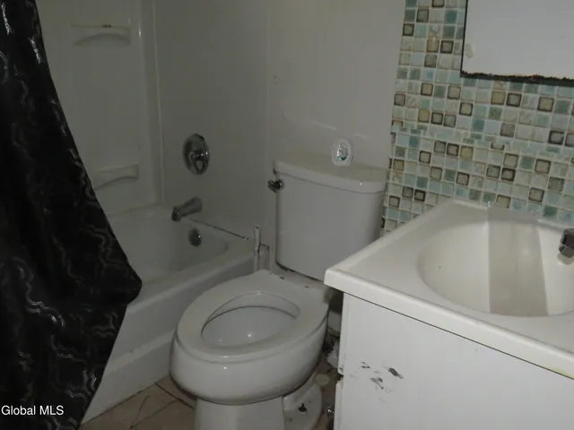 $124,900 | 221 Livingston Avenue, Albany, NY 12210