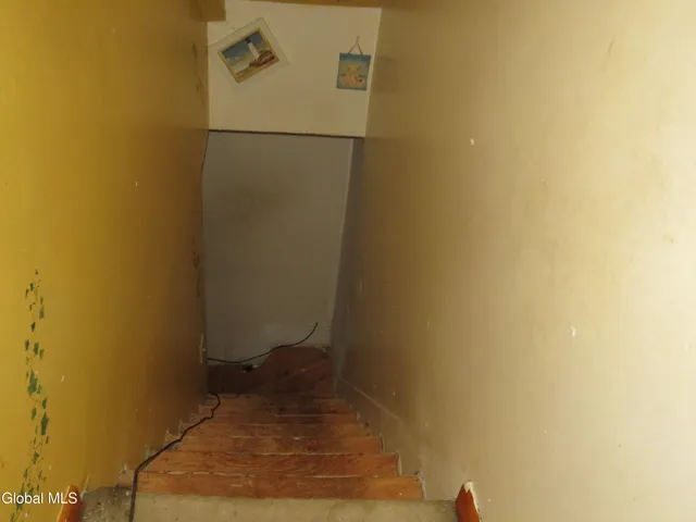 $124,900 | 221 Livingston Avenue, Albany, NY 12210