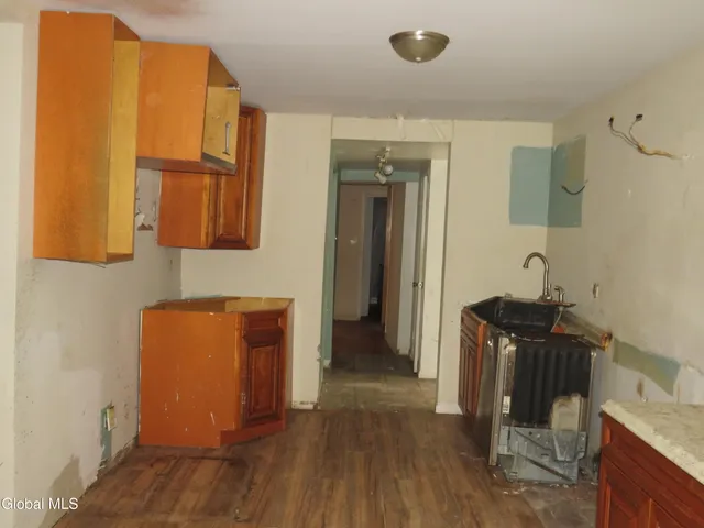 $124,900 | 221 Livingston Avenue, Albany, NY 12210