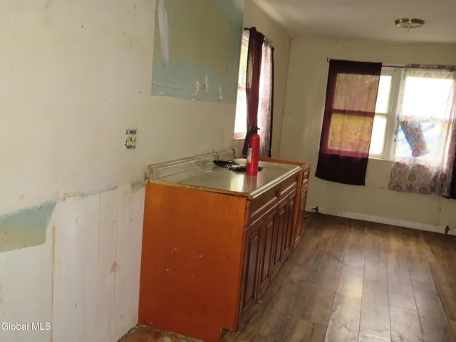 $124,900 | 221 Livingston Avenue, Albany, NY 12210