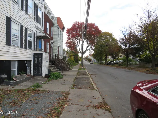 $124,900 | 221 Livingston Avenue, Albany, NY 12210