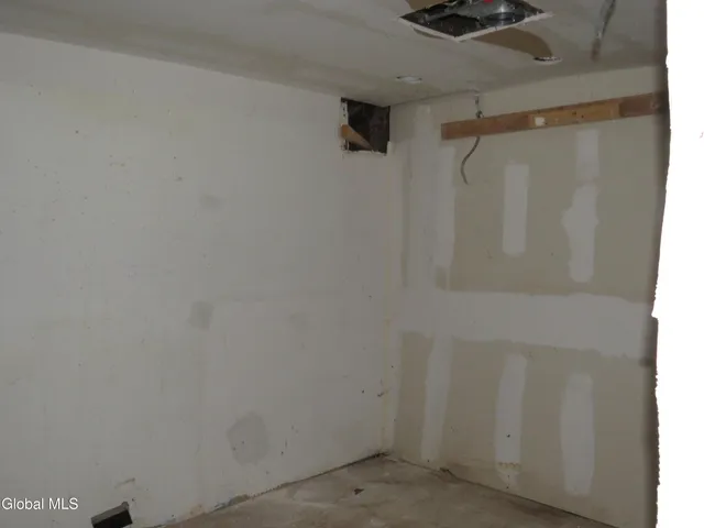 $124,900 | 221 Livingston Avenue, Albany, NY 12210