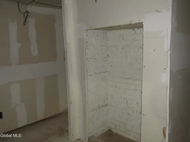 $124,900 | 221 Livingston Avenue, Albany, NY 12210