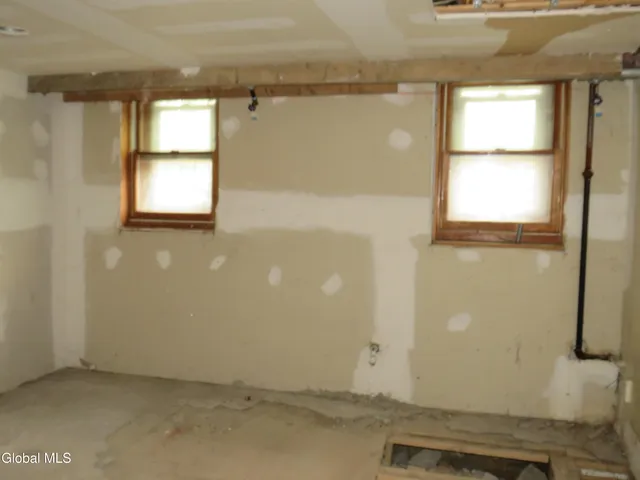 $124,900 | 221 Livingston Avenue, Albany, NY 12210