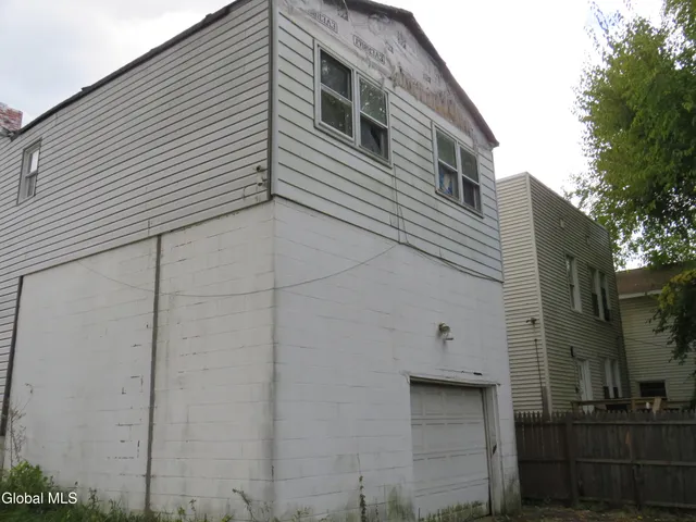 $124,900 | 221 Livingston Avenue, Albany, NY 12210