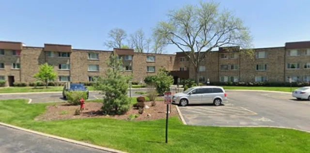 $1,900 | 2600 Brookwood Way Drive, Unit 214, Rolling Meadows, IL 60008
