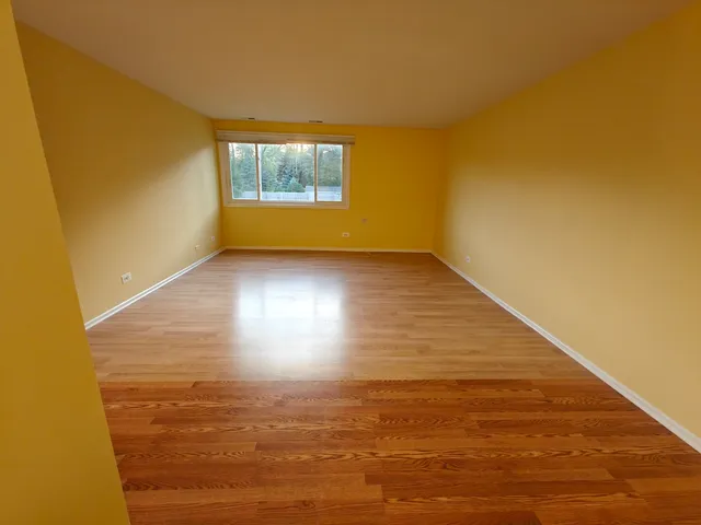 $1,900 | 2600 Brookwood Way Drive, Unit 214, Rolling Meadows, IL 60008